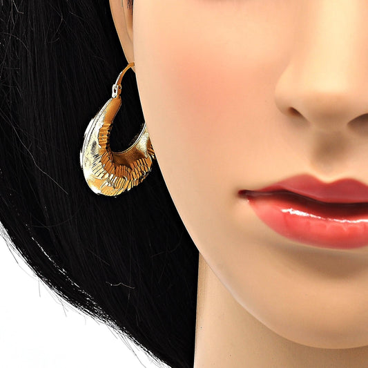 Oro Laminado Medium Hoop, Gold Filled Style Spiral and Hollow Design, Diamond Cutting Finish, Golden Finish
