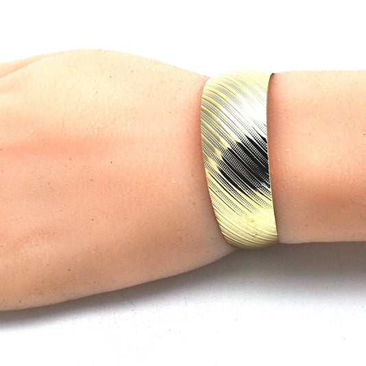 Oro Laminado Individual Bangle, Gold Filled Style Polished, Golden Finish
