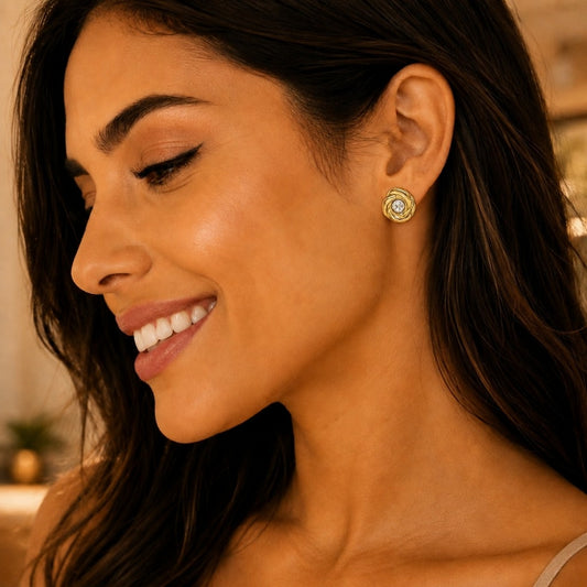 Oro Laminado Stud Earring, Gold Filled Style with White Crystal, Polished, Golden Finish