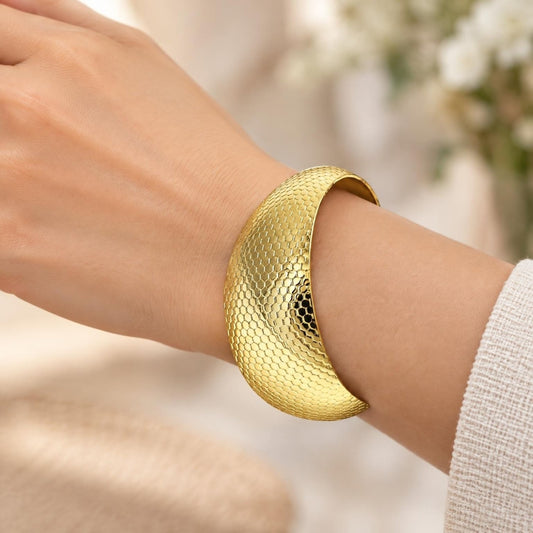 Oro Laminado Individual Bangle, Gold Filled Style Polished, Golden Finish