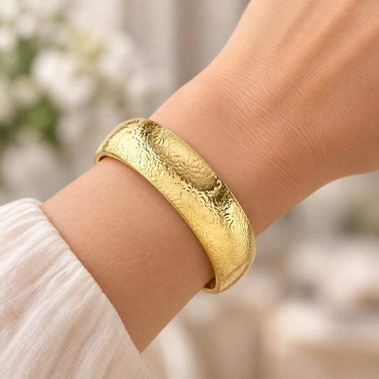 Oro Laminado Individual Bangle, Gold Filled Style Flower Design, Polished, Golden Finish