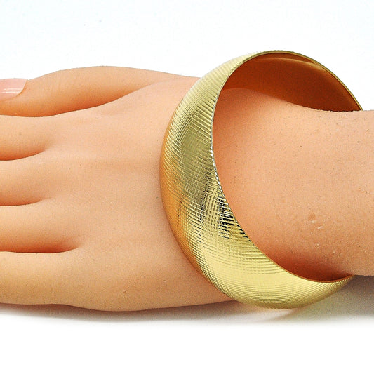 Oro Laminado Individual Bangle, Gold Filled Style Diamond Cutting Finish, Golden Finish