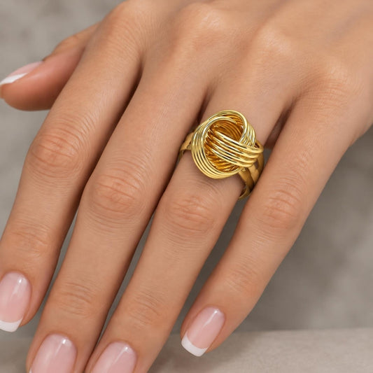 Oro Laminado Elegant Ring, Gold Filled Style Love Knot Design, Polished, Golden Finish