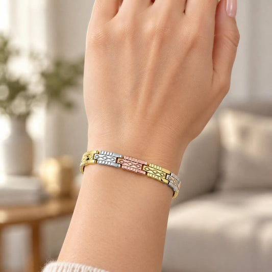 Oro Laminado Solid Bracelet, Gold Filled Style Diamond Cutting Finish, Tricolor