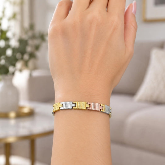 Oro Laminado Solid Bracelet, Gold Filled Style Diamond Cutting Finish, Tricolor