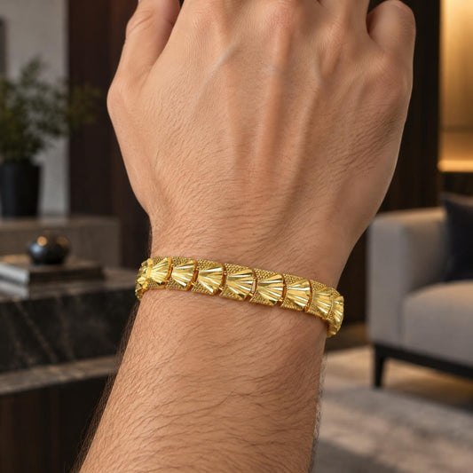 Oro Laminado Solid Bracelet, Gold Filled Style Diamond Cutting Finish, Golden Finish