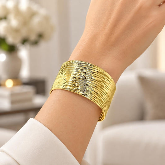 Oro Laminado Individual Bangle, Gold Filled Style Leaf Design, Polished, Golden Finish