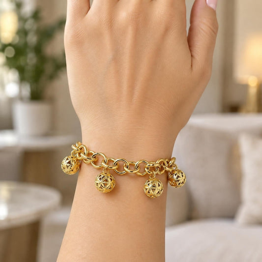Oro Laminado Charm Bracelet, Gold Filled Style Ball and Rolo Design, Diamond Cutting Finish, Golden Finish
