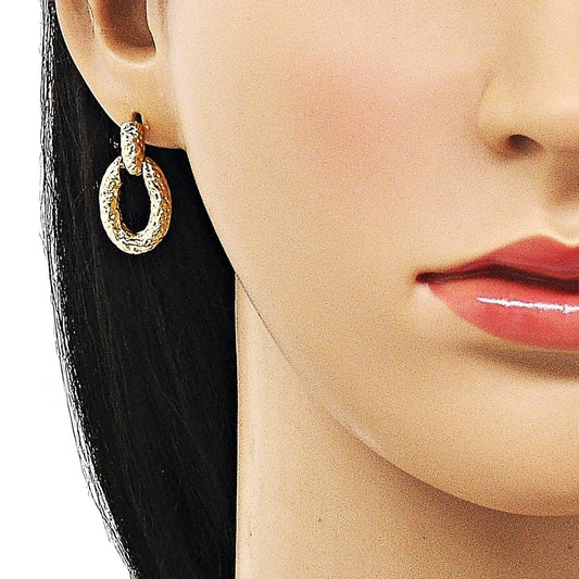 Oro Laminado Stud Earring, Gold Filled Style Diamond Cutting Finish, Golden Finish