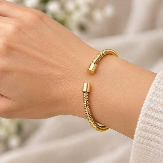 Oro Laminado Individual Bangle, Gold Filled Style Spiral Design, Polished, Golden Finish