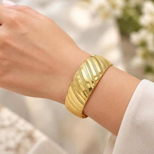 Oro Laminado Individual Bangle, Gold Filled Style Polished, Golden Finish