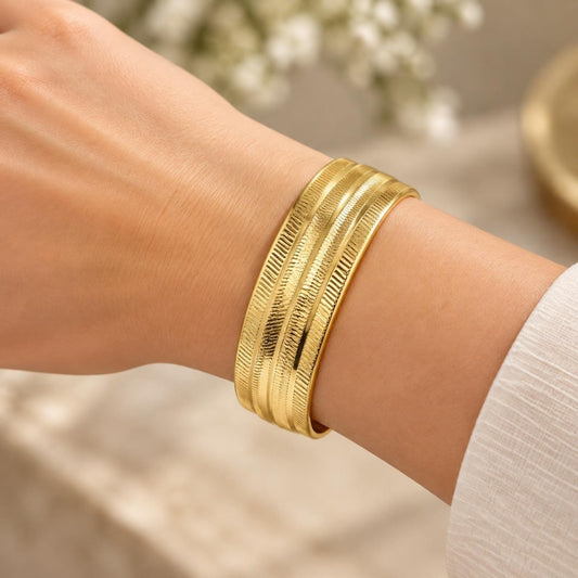 Oro Laminado Individual Bangle, Gold Filled Style Polished, Golden Finish