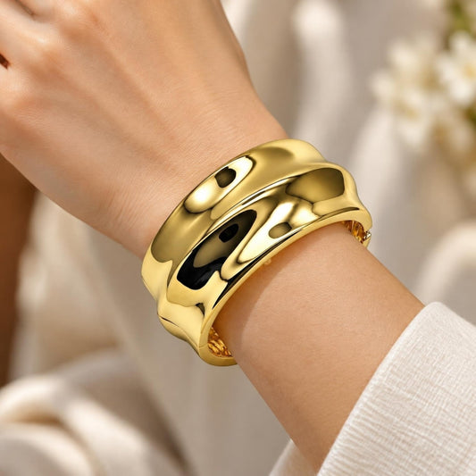 Oro Laminado Individual Bangle, Gold Filled Style Polished, Golden Finish