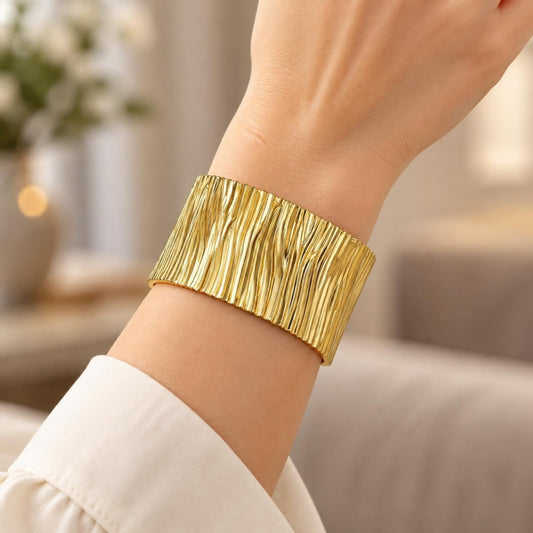 Oro Laminado Individual Bangle, Gold Filled Style Diamond Cutting Finish, Golden Finish
