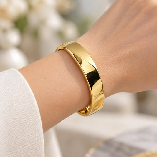 Oro Laminado Individual Bangle, Gold Filled Style Polished, Golden Finish