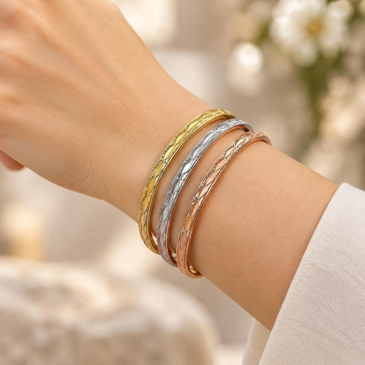 Oro Laminado Trio Bangle, Gold Filled Style Diamond Cutting Finish, Tricolor