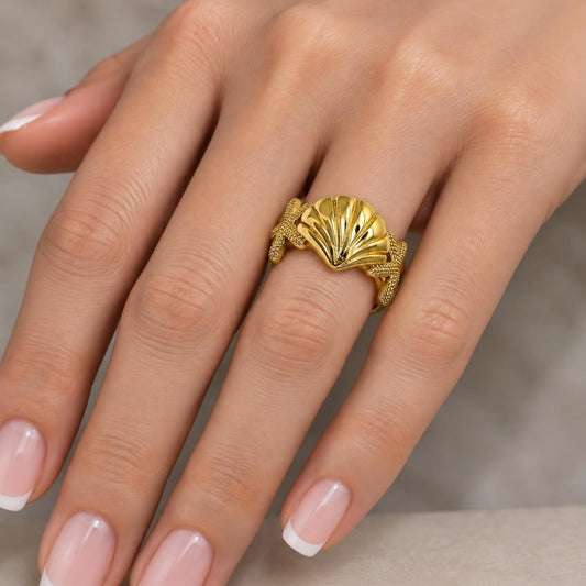 Oro Laminado Elegant Ring, Gold Filled Style Shell and Star Design, Polished, Golden Finish