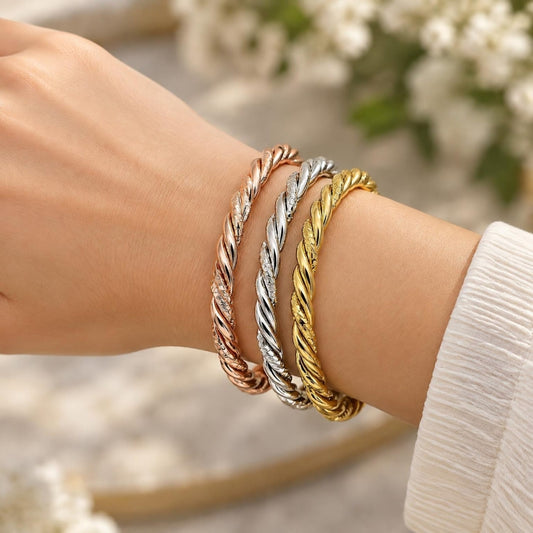 Oro Laminado Trio Bangle, Gold Filled Style Twist Design, Diamond Cutting Finish, Tricolor