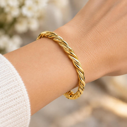 Oro Laminado Individual Bangle, Gold Filled Style Twist Design, Diamond Cutting Finish, Golden Finish