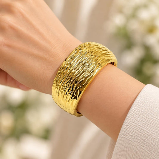 Oro Laminado Individual Bangle, Gold Filled Style Diamond Cutting Finish, Golden Finish