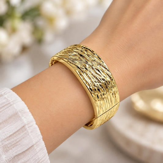 Oro Laminado Individual Bangle, Gold Filled Style Diamond Cutting Finish, Golden Finish