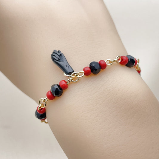 Oro Laminado Charm Bracelet, Gold Filled Style Figa Hand Design, with Black and Garnet Crystal, Polished, Golden Finish