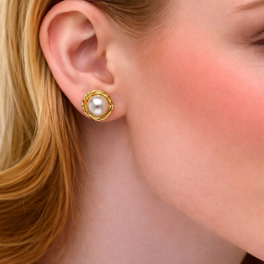 Oro Laminado Stud Earring, Gold Filled Style Love Knot and Twist Design, with Ivory Pearl, Polished, Golden Finish
