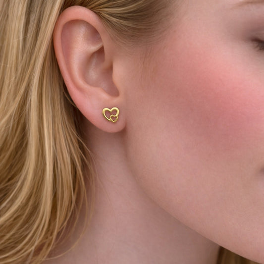 Oro Laminado Stud Earring, Gold Filled Style Heart Design, Polished, Golden Finish