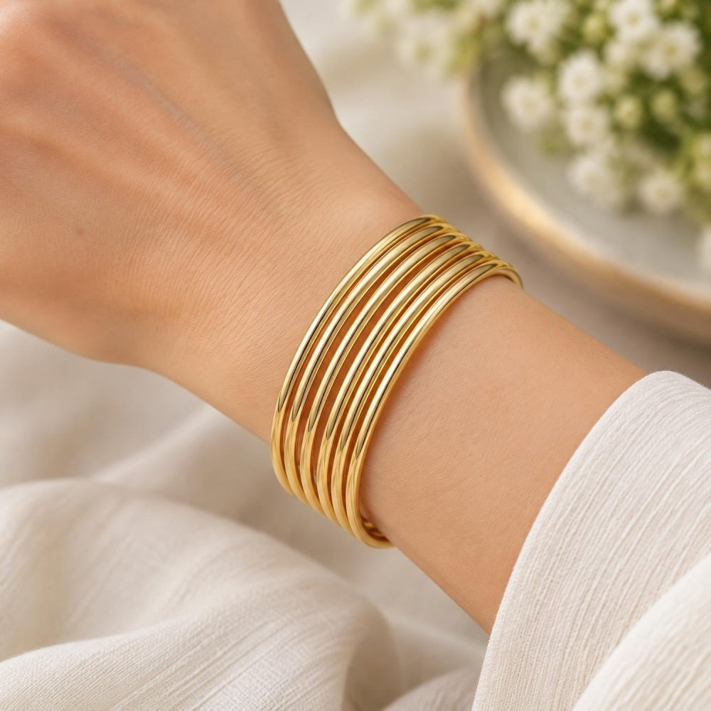 Oro Laminado Semanario Bangle, Gold Filled Style Polished, Golden Finish
