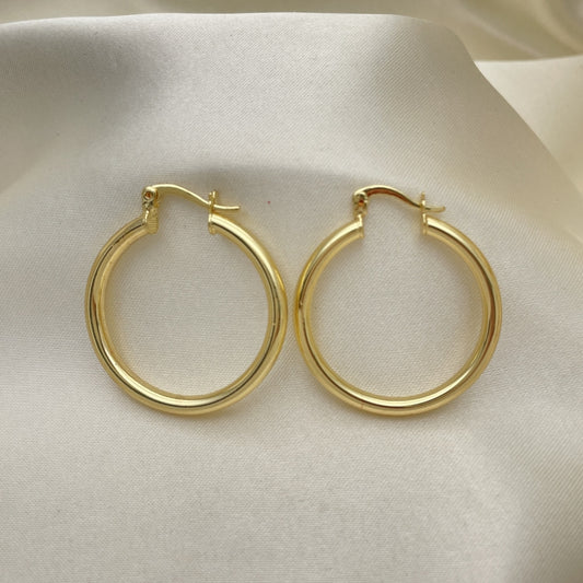 Oro Laminado Medium Hoop, Gold Filled Style Hollow Design, Polished, Golden Finish