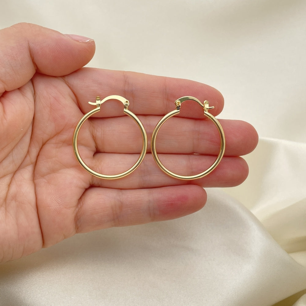 Oro Laminado Medium Hoop, Gold Filled Style Polished, Golden Finish