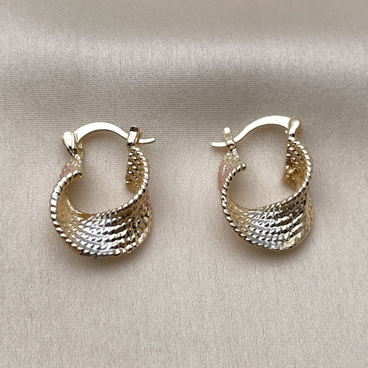 Oro Laminado Small Hoop, Gold Filled Style Twist Design, Diamond Cutting Finish, Tricolor