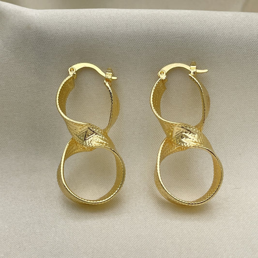 Oro Laminado Small Hoop, Gold Filled Style Twist and Infinite Design, Diamond Cutting Finish, Golden Finish
