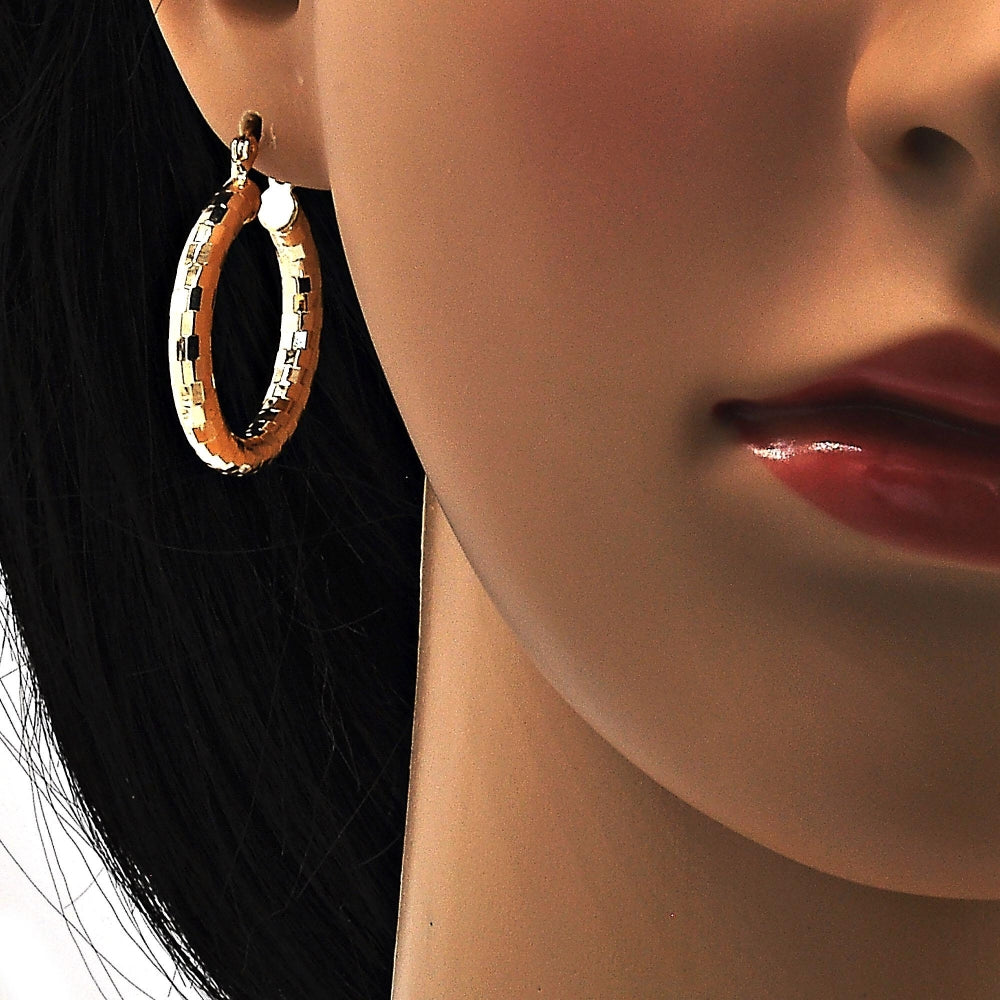 Oro Laminado Medium Hoop, Gold Filled Style Hollow Design, Diamond Cutting Finish, Golden Finish