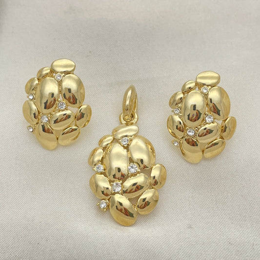 Oro Laminado Earring and Pendant Adult Set, Gold Filled Style Grape Design, with White Cubic Zirconia, Polished, Golden Finish
