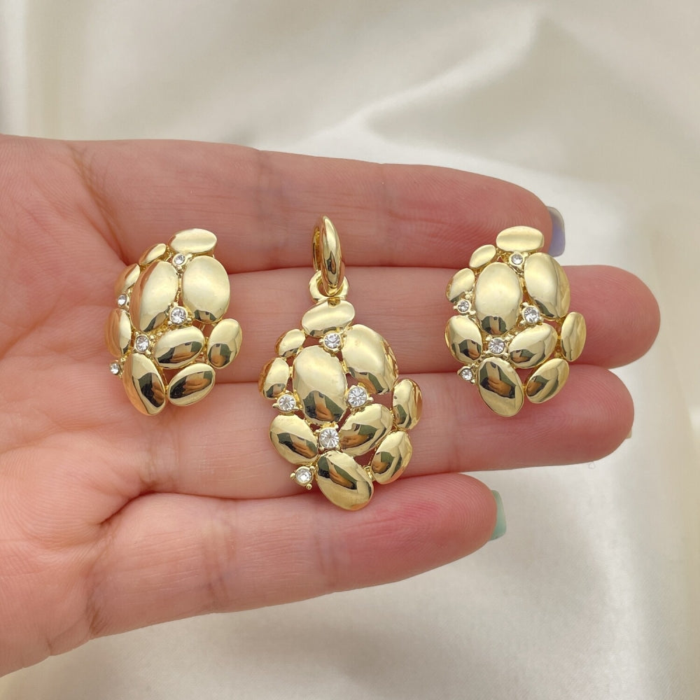 Oro Laminado Earring and Pendant Adult Set, Gold Filled Style Grape Design, with White Cubic Zirconia, Polished, Golden Finish