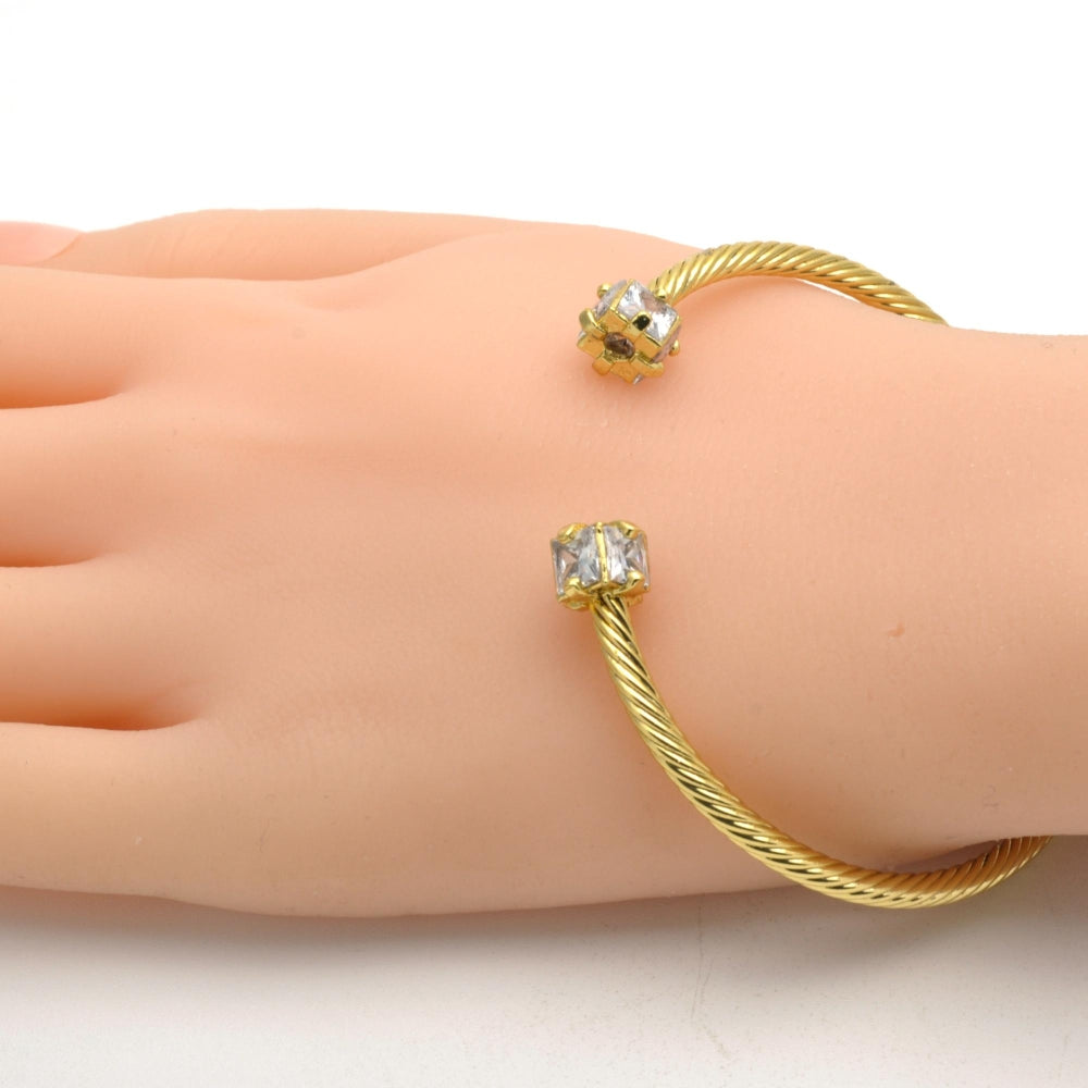Oro Laminado Individual Bangle, Gold Filled Style with White Cubic Zirconia, Diamond Cutting Finish, Golden Finish