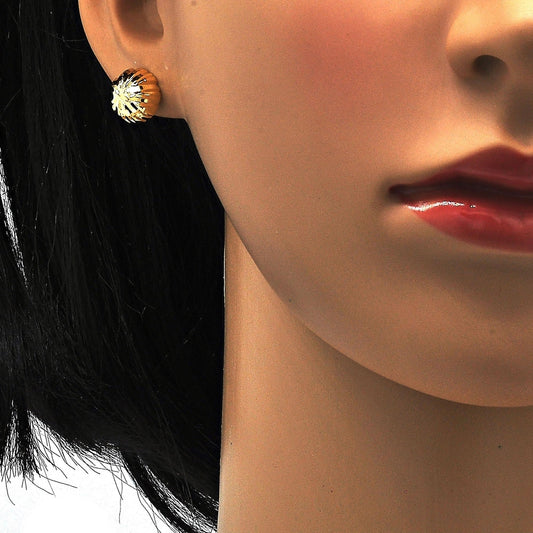 Oro Laminado Stud Earring, Gold Filled Style Diamond Cutting Finish, Golden Finish