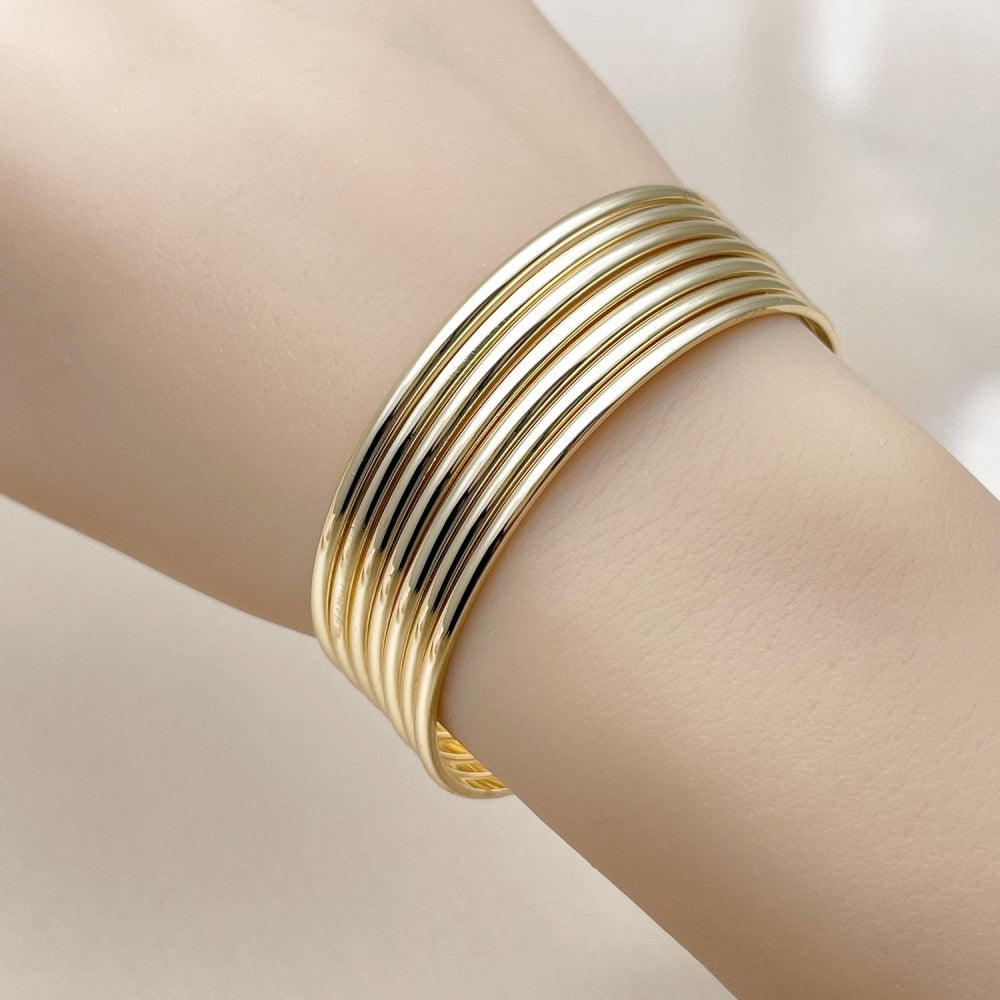 Oro Laminado Semanario Bangle, Gold Filled Style Polished, Golden Finish
