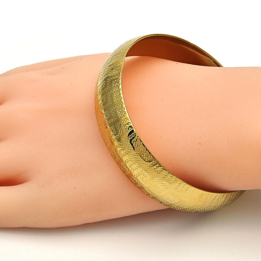 Oro Laminado Individual Bangle, Gold Filled Style Diamond Cutting Finish, Golden Finish