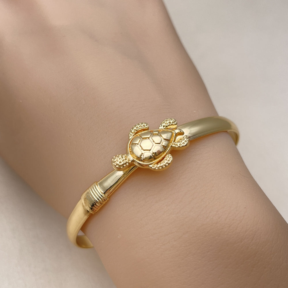 Oro Laminado Individual Bangle, Gold Filled Style Turtle Design, Polished, Golden Finish