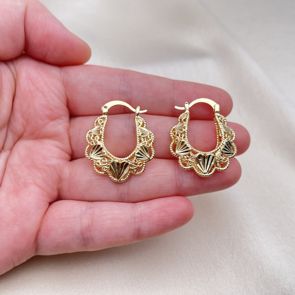 Oro Laminado Small Hoop, Gold Filled Style Heart Design, Diamond Cutting Finish, Golden Finish