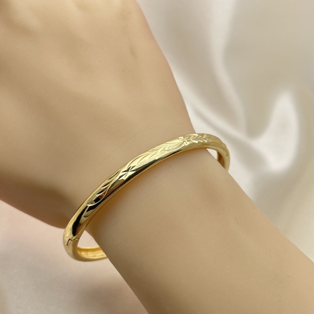 Oro Laminado Individual Bangle, Gold Filled Style Diamond Cutting Finish, Golden Finish