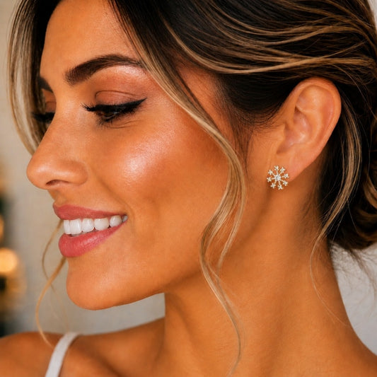 Oro Laminado Stud Earring, Gold Filled Style with White Cubic Zirconia, Polished, Golden Finish