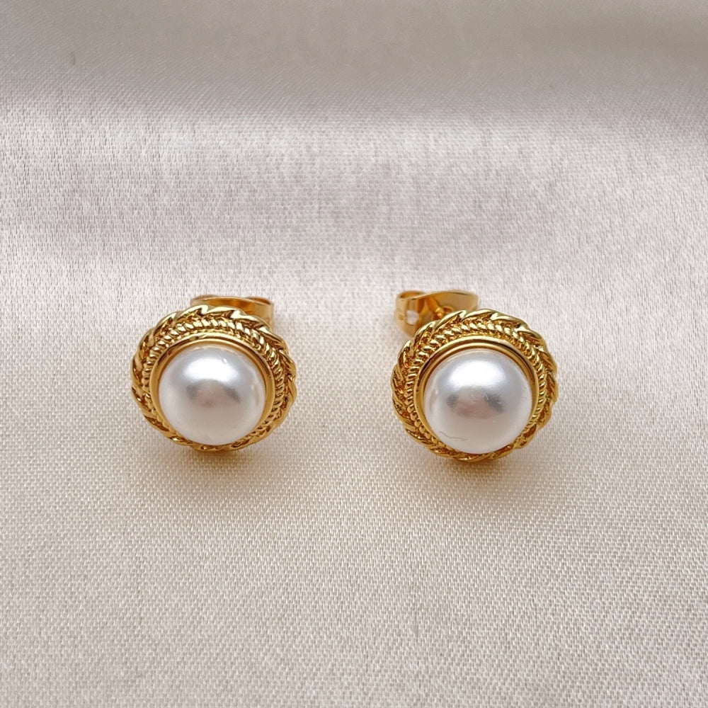 Oro Laminado Stud Earring, Gold Filled Style with Ivory Pearl, Polished, Golden Finish