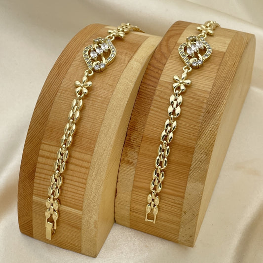 Oro Laminado Fancy Bracelet, Gold Filled Style Flower Design, with White Cubic Zirconia, Polished, Golden Finish