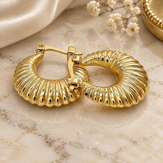 Oro Laminado Small Hoop, Gold Filled Style Hollow Design, Polished, Golden Finish