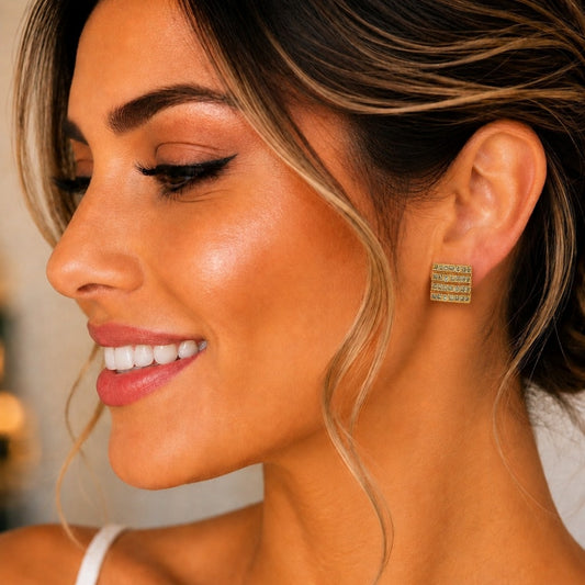 Oro Laminado Stud Earring, Gold Filled Style with White Cubic Zirconia, Polished, Golden Finish