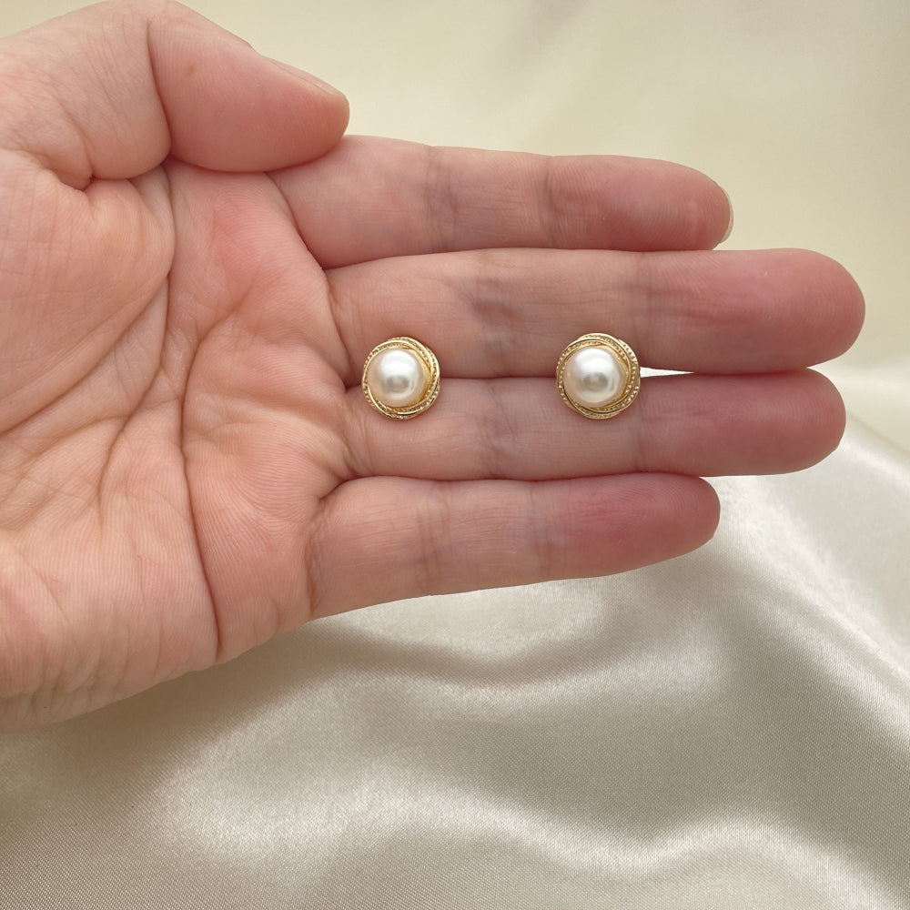 Oro Laminado Stud Earring, Gold Filled Style with Ivory Pearl, Polished, Golden Finish