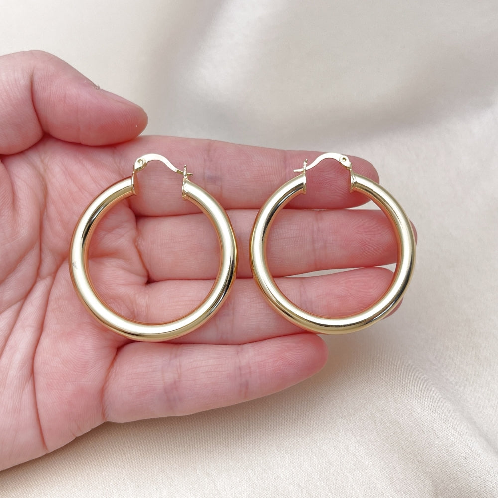 Oro Laminado Medium Hoop, Gold Filled Style Hollow Design, Polished, Golden Finish